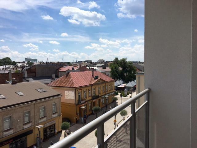 Family & Business Elegant Apartments Rynek Centrum Downtown - 2 Bedroom, Balcony, Parking Kielce Kültér fotó