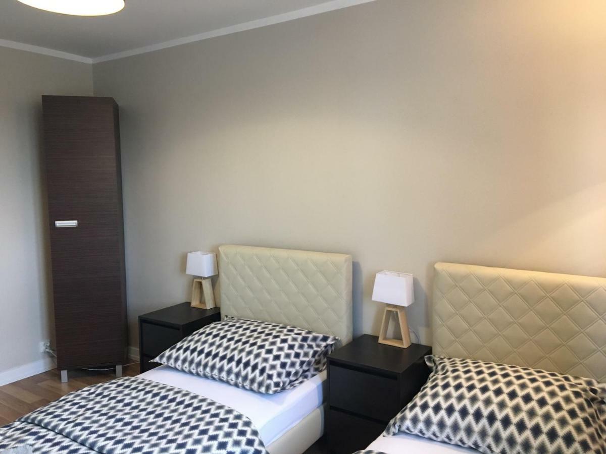 Family & Business Elegant Apartments Rynek Centrum Downtown - 2 Bedroom, Balcony, Parking Kielce Kültér fotó