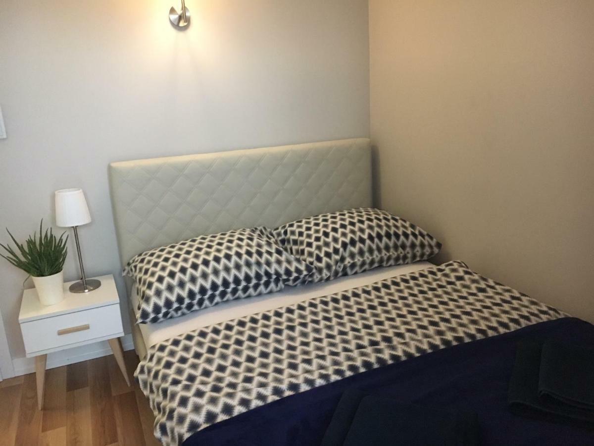 Family & Business Elegant Apartments Rynek Centrum Downtown - 2 Bedroom, Balcony, Parking Kielce Kültér fotó