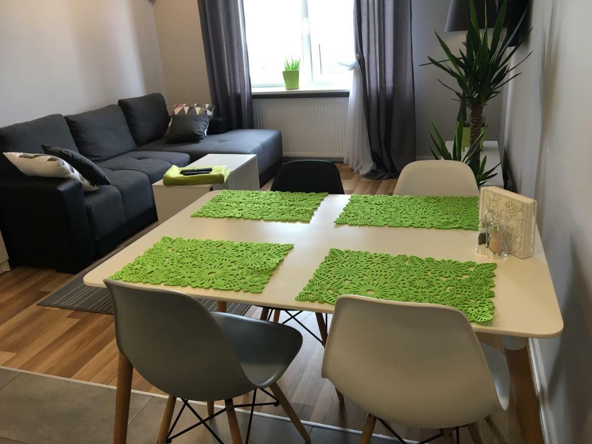 Family & Business Elegant Apartments Rynek Centrum Downtown - 2 Bedroom, Balcony, Parking Kielce Kültér fotó